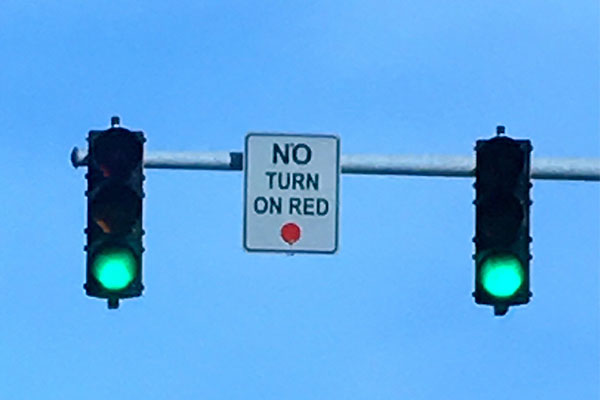 NO RIGHT TURN ON RED